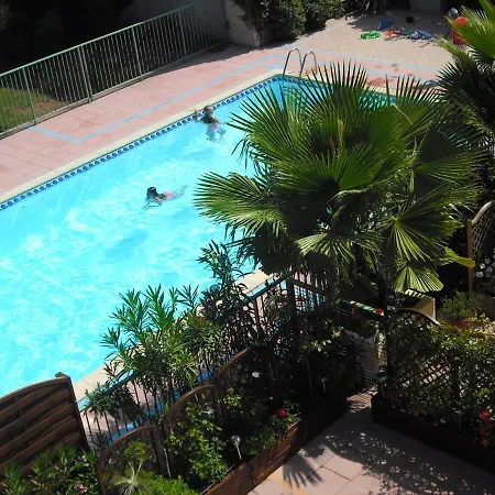 De 2 Chambres A A 50 M De La Plage Avec Piscine Partagee Et Terrasse Amenagee Apartment