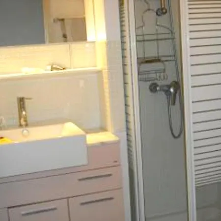 De 2 Chambres A A 50 M De La Plage Avec Piscine Partagee Et Terrasse Amenagee Daire *